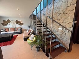 House With Heated Pool all Year Round