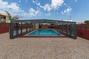 House With Heated Pool all Year Round