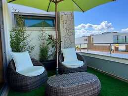 House With Heated Pool all Year Round