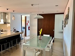 House With Heated Pool all Year Round