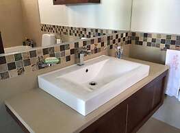 House With Heated Pool all Year Round