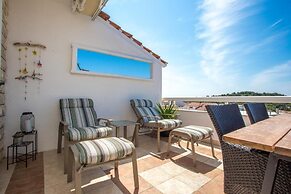 Peaceful Apartment With Beautiful View