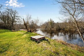Cozy Chalet in Strathpeffer Highlands, River Views