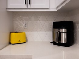 Modern Designer Stay Bright Chic Spacious