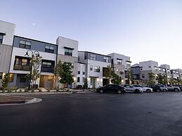 Modern Designer Stay Bright Chic Spacious