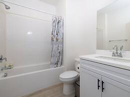 Modern Designer Stay Bright Chic Spacious