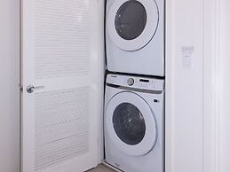 Modern Designer Stay Bright Chic Spacious