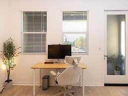 Modern Designer Stay Bright Chic Spacious