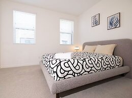 Modern Designer Stay Bright Chic Spacious