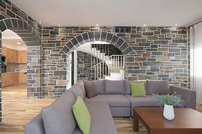 Turtulli Castle Stone Villa 1 - Private Pool Oasis