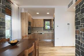 Turtulli Castle Stone Villa 2 - Private Pool Oasis