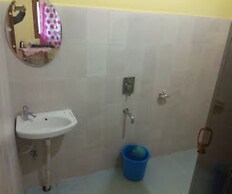 Rhino Cottage Manas By GRB
