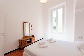 Excellent 2-bed flat in Genoa's Old Town