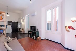 Excellent 2-bed flat in Genoa's Old Town