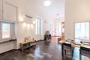 Excellent 2-bed flat in Genoa's Old Town