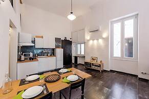 Excellent 2-bed flat in Genoa's Old Town
