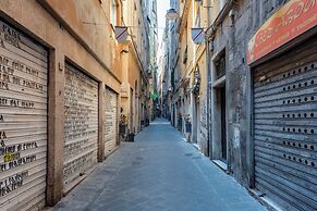 Excellent 2-bed flat in Genoa's Old Town