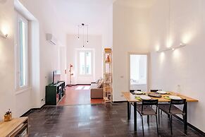 Excellent 2-bed flat in Genoa's Old Town