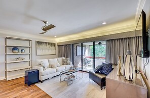8 Mi to Honeymoon Island: Golf Getaway w/ Balcony!