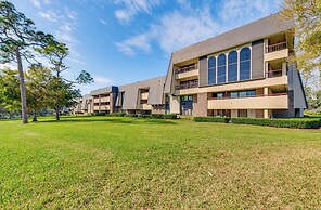 8 Mi to Honeymoon Island: Golf Getaway w/ Balcony!