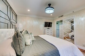 8 Mi to Honeymoon Island: Golf Getaway w/ Balcony!