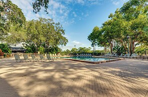 8 Mi to Honeymoon Island: Golf Getaway w/ Balcony!