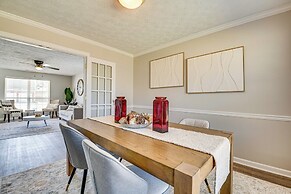 10 Mi to Six Flags: Austell Home w/ Expansive Yard