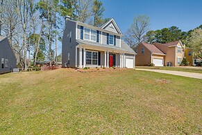 10 Mi to Six Flags: Austell Home w/ Expansive Yard