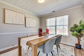 10 Mi to Six Flags: Austell Home w/ Expansive Yard