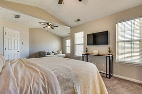 10 Mi to Six Flags: Austell Home w/ Expansive Yard