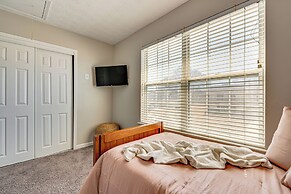 10 Mi to Six Flags: Austell Home w/ Expansive Yard