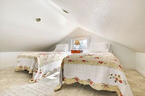 Apt on St Lawrence River in Cape Vincent!