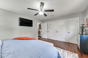 1 Mi to Historic Dtwn: Mckinney Home w/ Hot Tub!