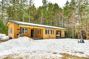 Porch & 1-acre Yard: White Mountains Hideaway