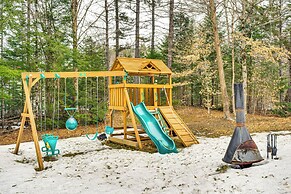 Porch & 1-acre Yard: White Mountains Hideaway