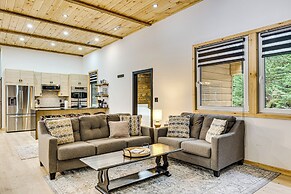 Porch & 1-acre Yard: White Mountains Hideaway