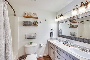 2 Mi to Downtown: Work & Play at El Dorado Getaway