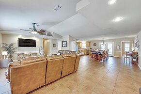 2 Mi to Downtown: Work & Play at El Dorado Getaway