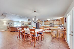 2 Mi to Downtown: Work & Play at El Dorado Getaway