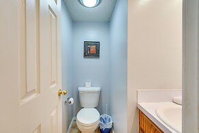 3 Mi to Downtown Fort Smith: Quiet Home w/ Patio