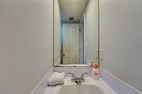 3 Mi to Downtown Fort Smith: Quiet Home w/ Patio