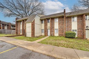 3 Mi to Dtwn: Spacious Condo in Fort Smith