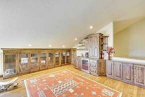 Riverside Retreat in Bridgeport w/ Game Room!