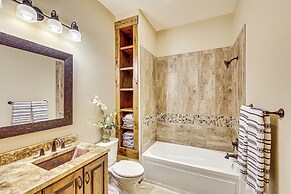Riverside Retreat in Bridgeport w/ Game Room!