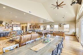 Riverside Retreat in Bridgeport w/ Game Room!