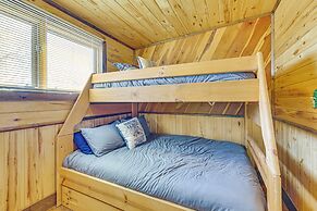 Riverside Retreat in Bridgeport w/ Game Room!