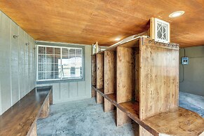 Riverside Retreat in Bridgeport w/ Game Room!