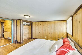 Riverside Retreat in Bridgeport w/ Game Room!