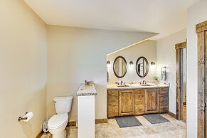 Riverside Retreat in Bridgeport w/ Game Room!