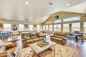 Riverside Retreat in Bridgeport w/ Game Room!